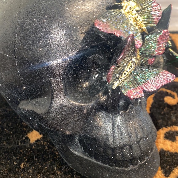 NWT HALLOWEEN Goth Glitter Skull w/ Butterflies - Picture 2 of 5